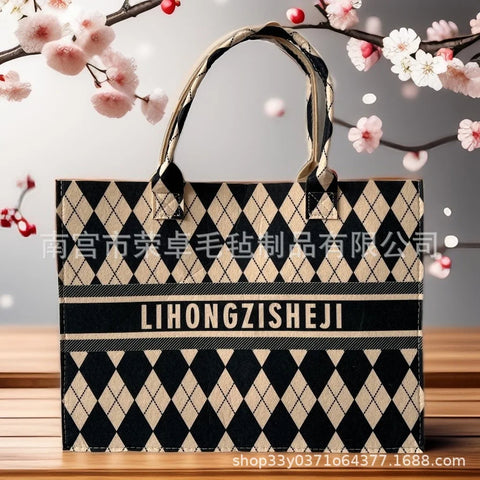 Pattern Fashionable Tote Bag